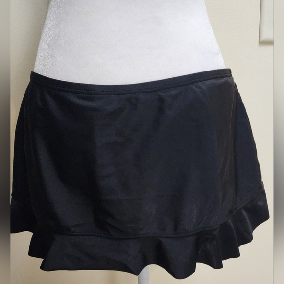 Black Swim Skirt With Ruffle on the Bottom Womens Size Large - Picture 3 of 5
